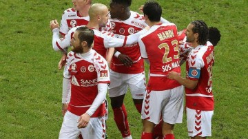 法甲:巴黎圣曼主场迎战昂热,积分榜前列的巅峰较量