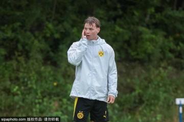 德甲球队多特蒙德备战新赛季
        
    德甲球队多特蒙德备战新赛季