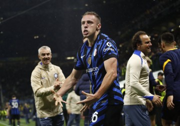 米体:由于国米换帅,弗拉泰西现在更可能继续留队