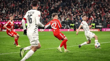 德甲爆冷夜!拜仁狂攻未果,2-2战平让冠军悬念陡增?