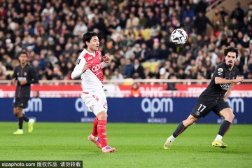 法甲-南野拓实一剑封喉科雷尔直红 巴黎0-1十人摩纳哥