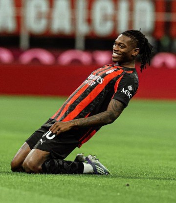 莱奥一剑封喉,AC米兰1-0复仇拉齐奥,登顶意甲积分榜坐山观虎斗