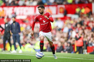 曼联真要卖B费？！拉特克利夫豪赌激怒新帅，红魔重建路在何方？！