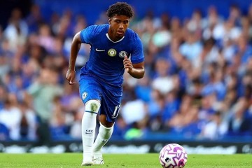 切尔西中场拒绝诱人薪资,为世界杯梦想留队,与多人竞争主力位置