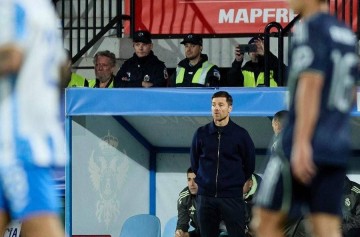 西甲双雄爆发劲旅:马竞与皇马携手晋级,格里兹曼姆巴佩创历史纪录